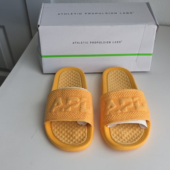 APL Shoes - APL Techloom Slide Sandals Marigild - Yellow/orange 5